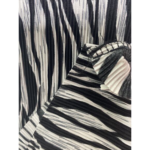 Vintage Y2K Notations M Zebra Striped Cropped Black White Tank Top 2000s - Picture 4 of 4